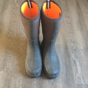 Muck boots
